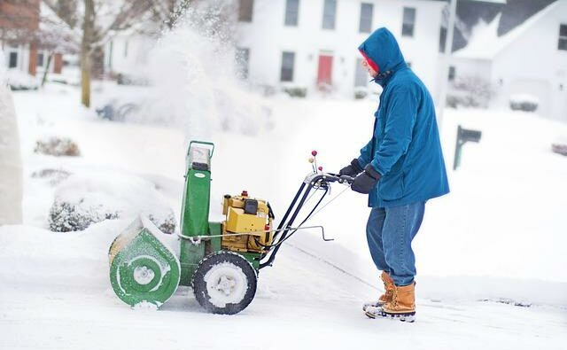 Snow and ice removal services in the Minneapolis & St. Paul metro area.